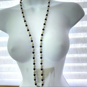 Black and White Glass Beads Necklace